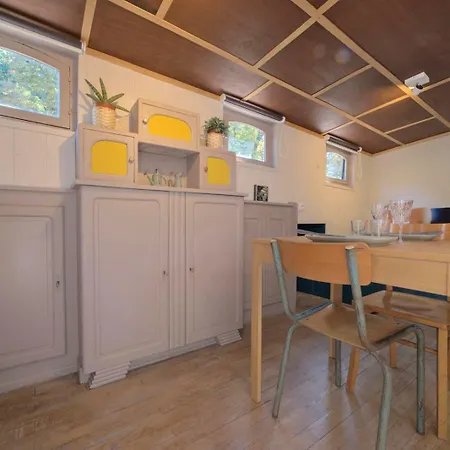 Peniche Mapensee Πλωτό κατάλυμα Μετς